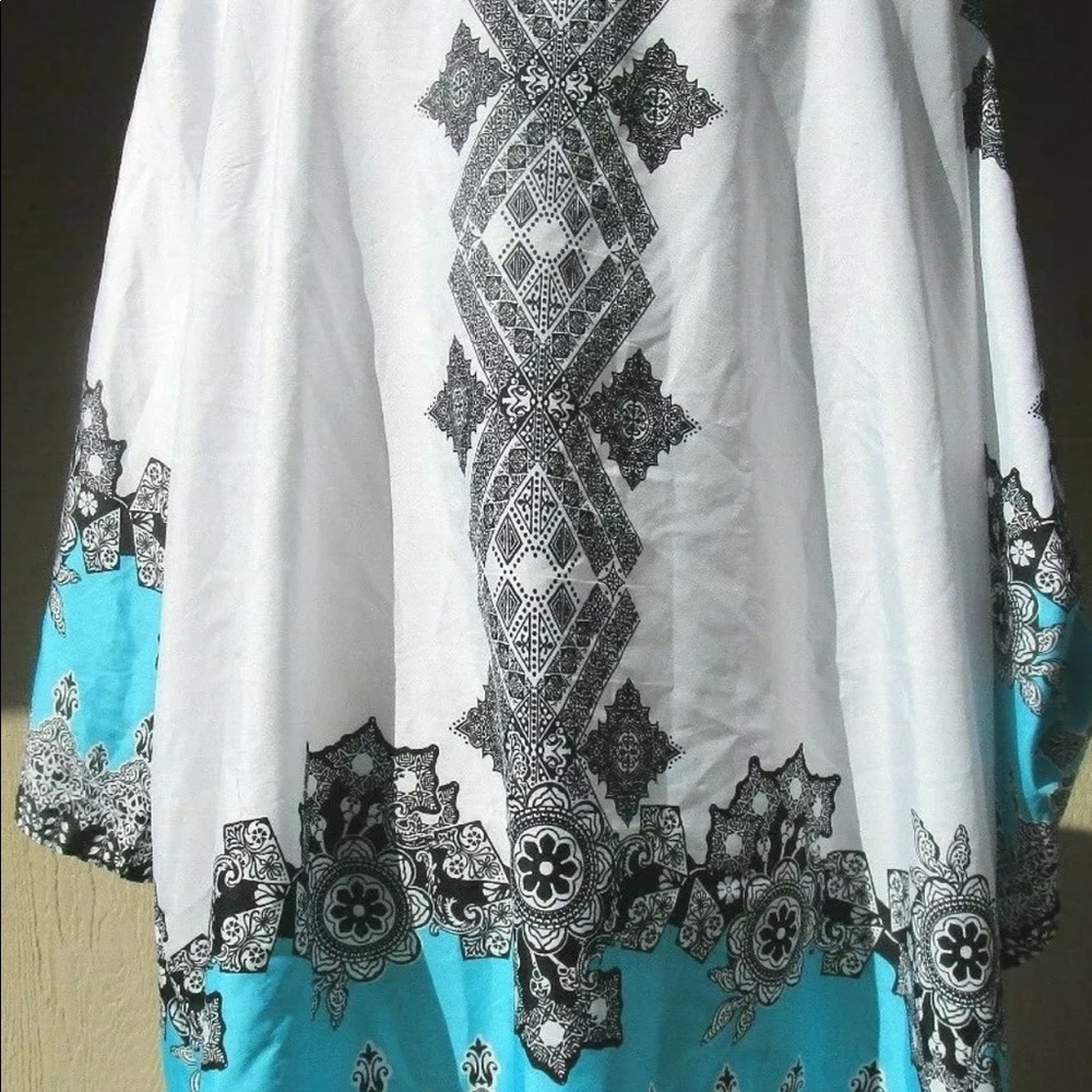 WHITE BLACK TEAL PAISLEY PRINT TOP SZ 3X 
29X30